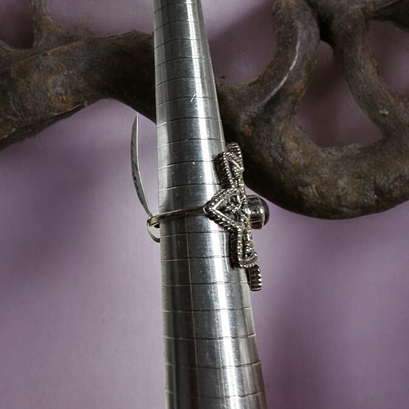 Unique Amethyst Sterling Silver Ring - Picture 3 of 10